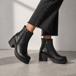 Esprit Womens Black Faux Leather Chunky Platform Ankle Boots Size 9 Side Zip